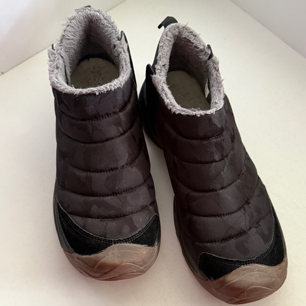 Unisex Outdoor Boots Sturdy, Thick Sole, Size 43‎